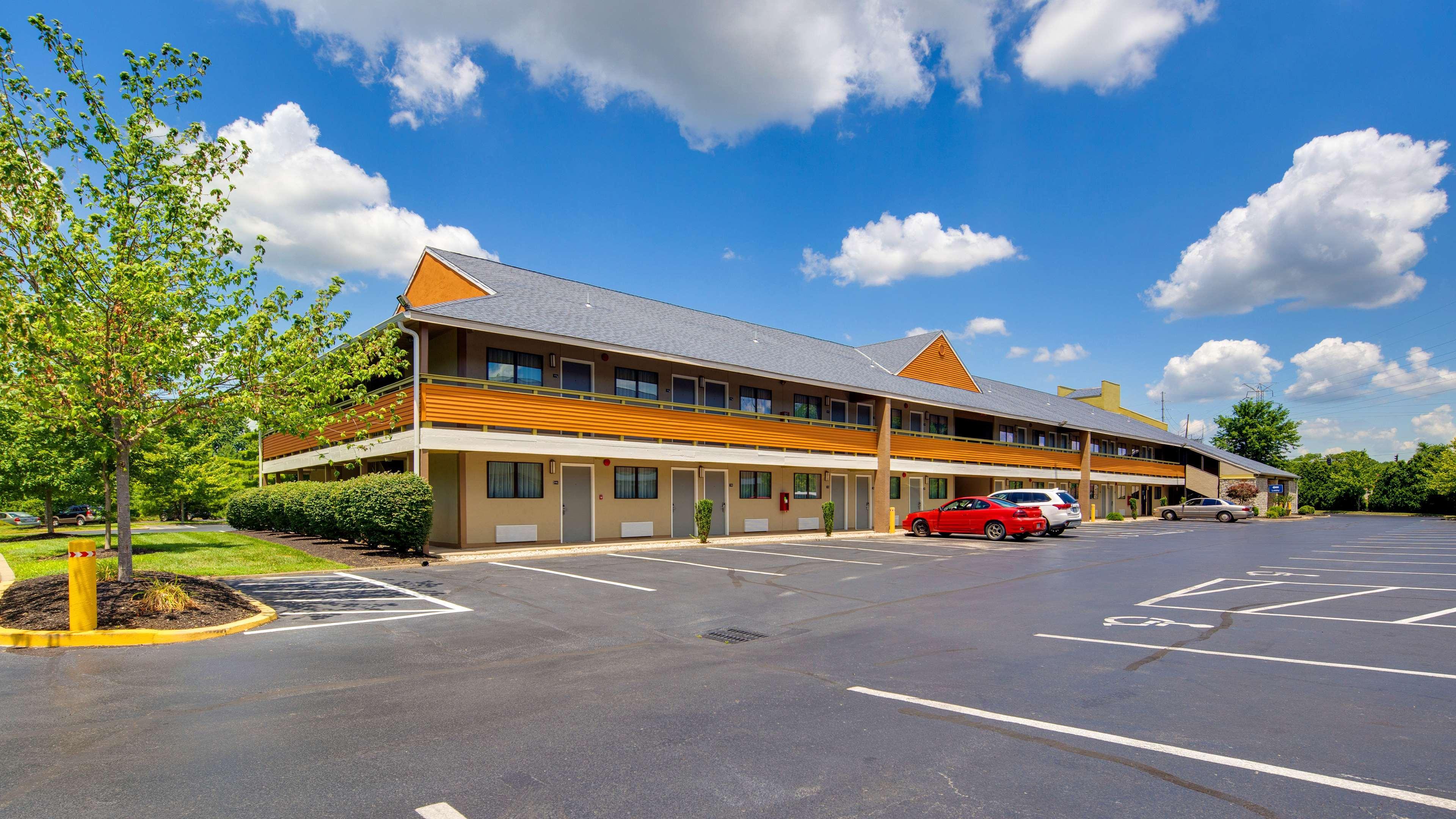 Best Western Clermont Cherry Grove Bagian luar foto