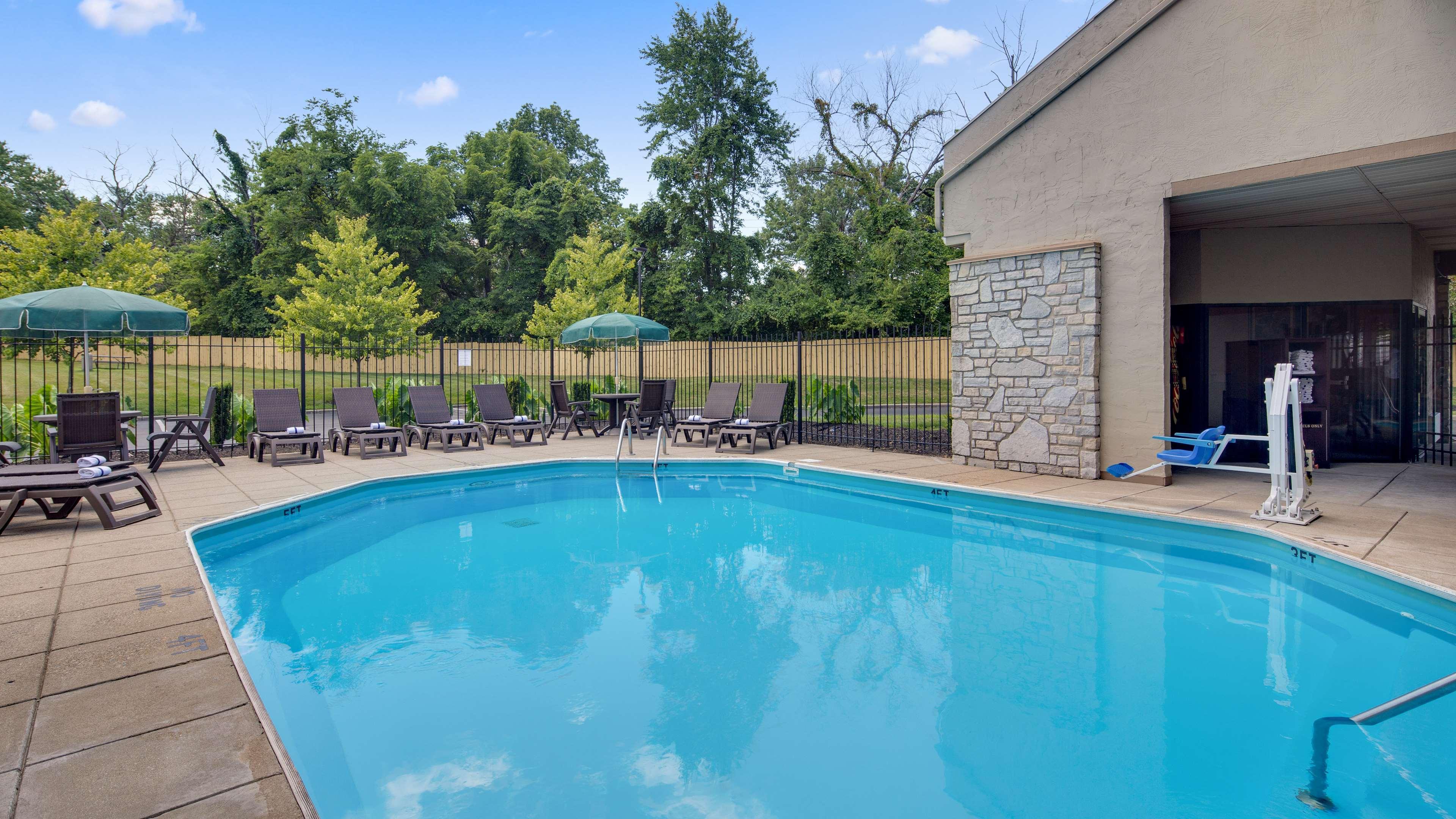 Best Western Clermont Cherry Grove Bagian luar foto