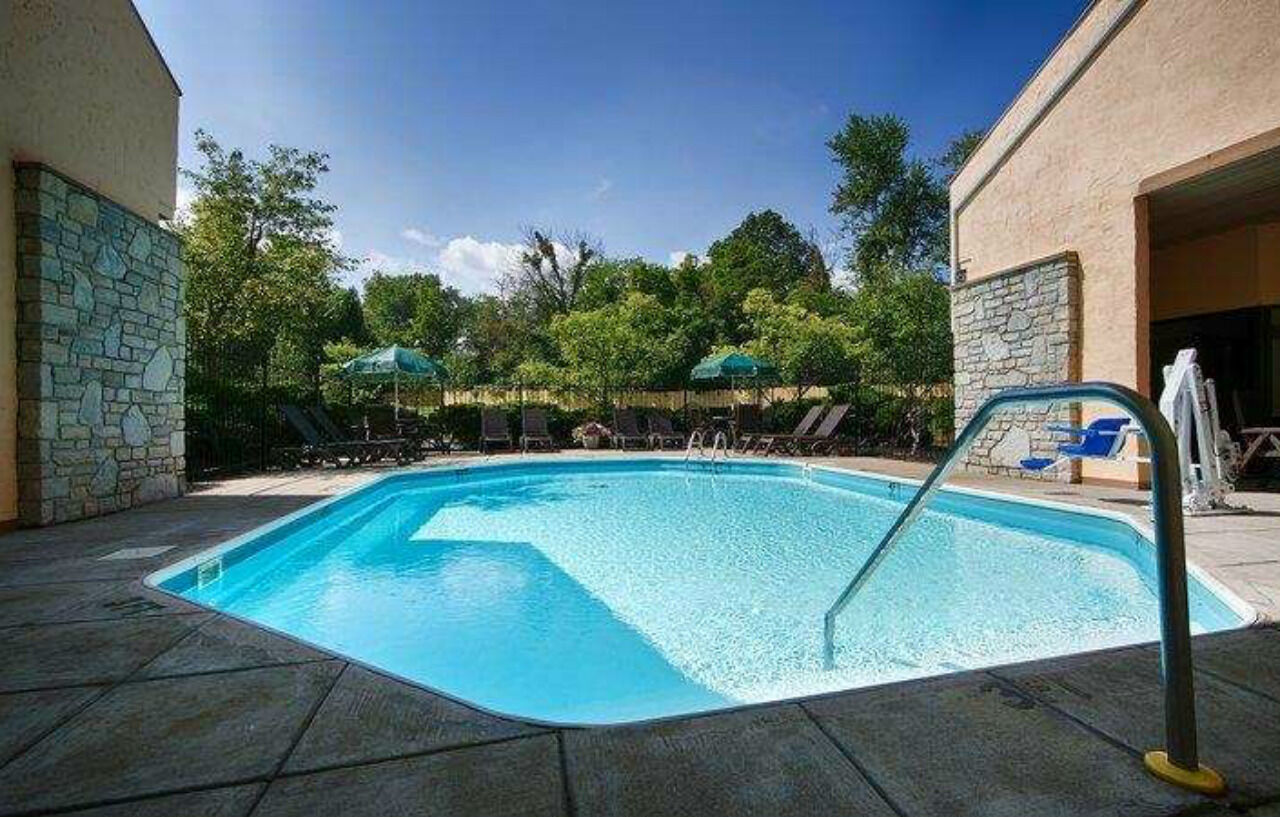 Best Western Clermont Cherry Grove Bagian luar foto